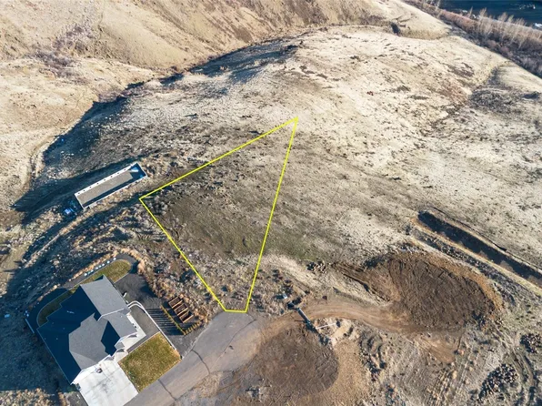 102 Friday Point Place, Selah, WA 98942