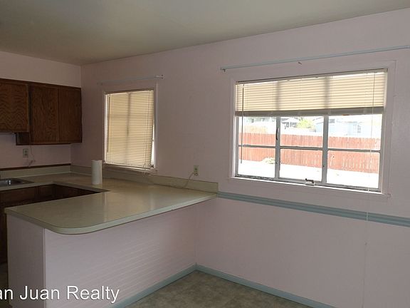 3rd image of 303 W Gladden Dr