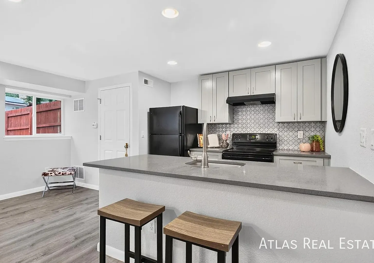 900 SF Updated Lakewood ADU Near Belmar & Downtown Denver — Photo 3
