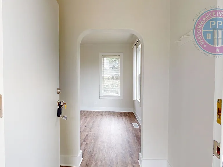 3723 SE Stephens St — Photo 3