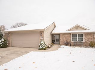 977 W Dogwood Dr, Columbia City, IN 46725