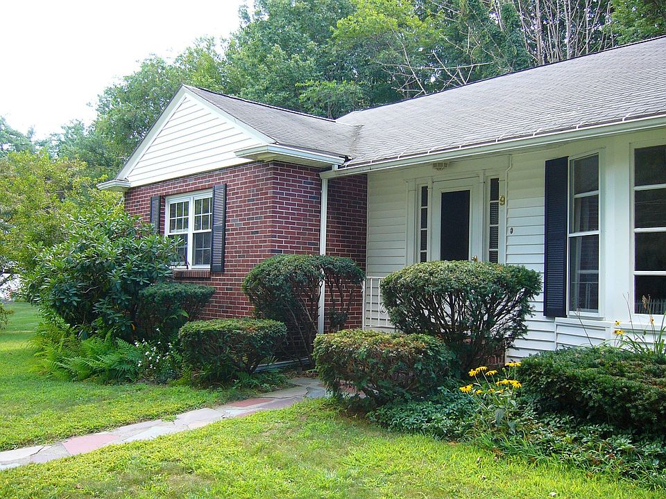 1st image of 9 Marwood Dr