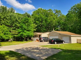 3576 E Mary Jane Dr, Midland, MI 48642