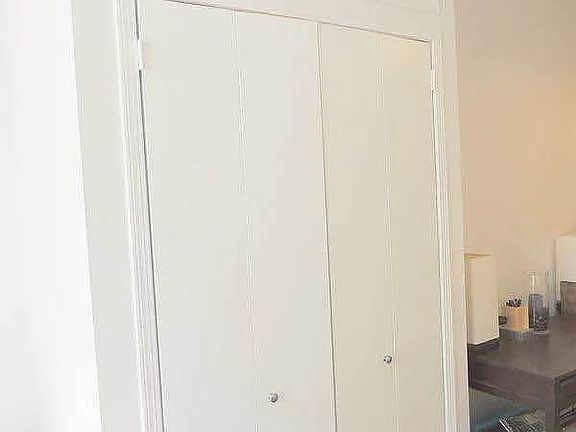 4th image of 122 Allen St APT 1