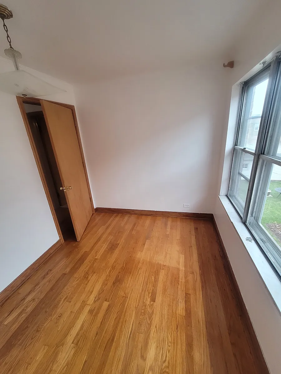 Building Photo - 5113 N Mango Ave #2