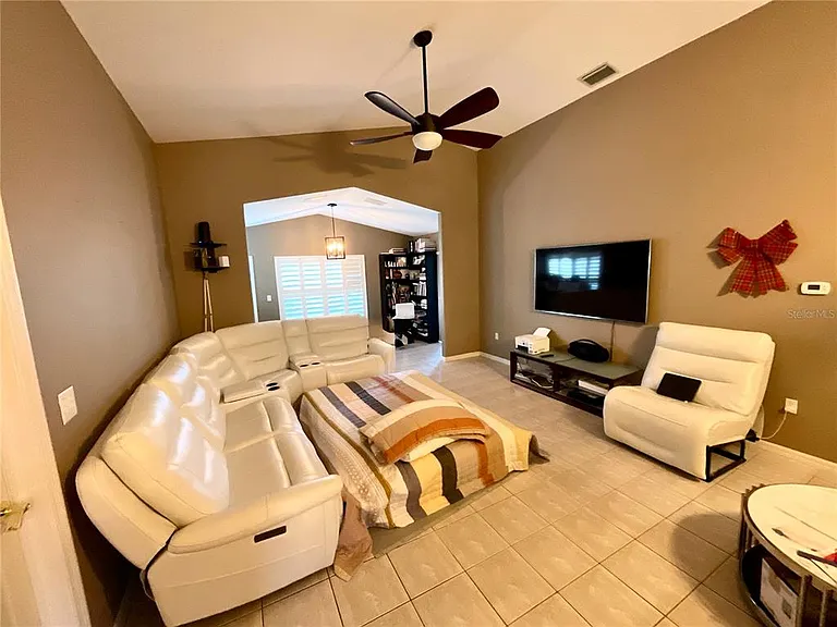 2789 Morningside Dr — Photo 3