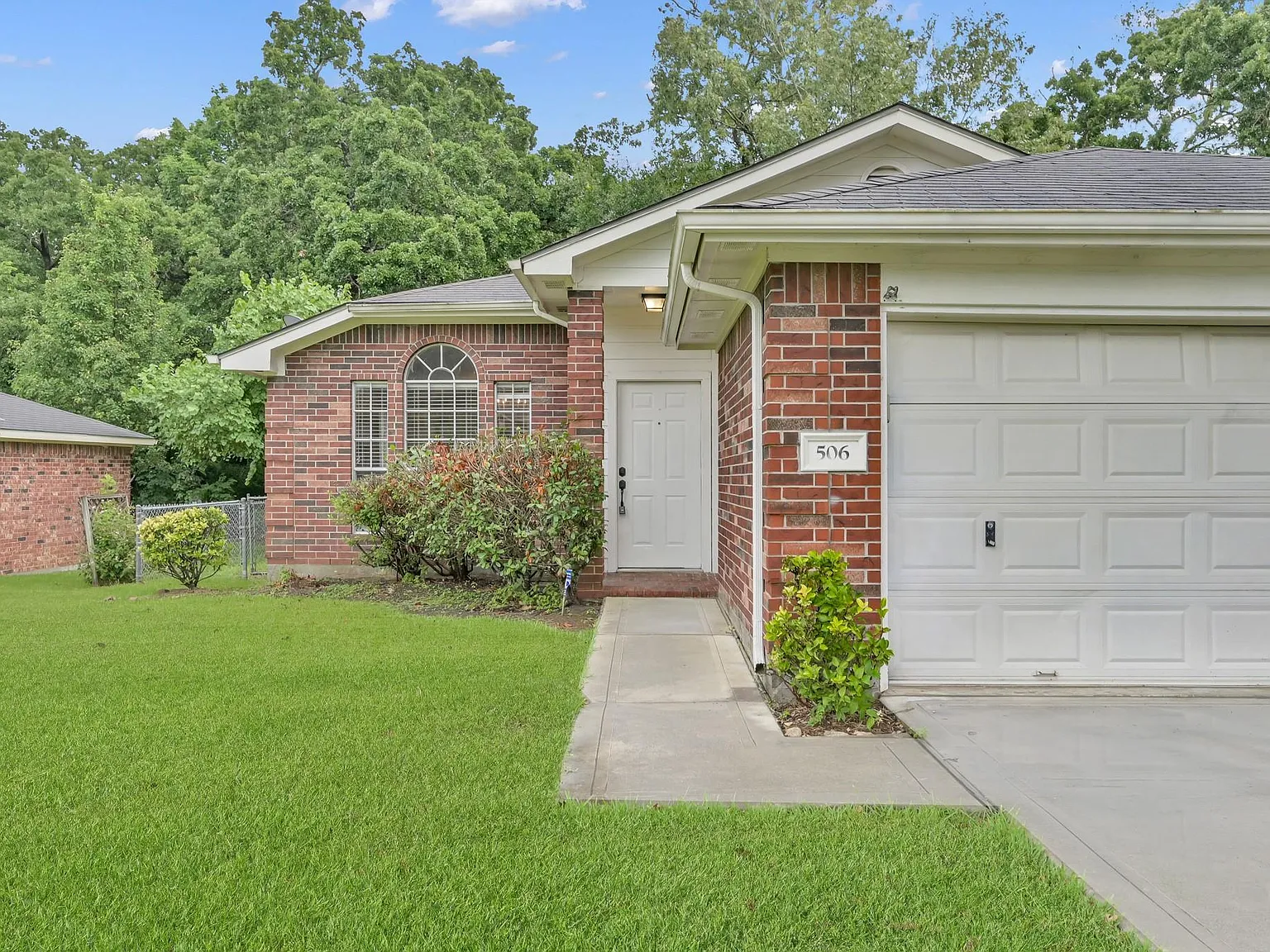 3 bed, 2.0 bath, 1485 sqft, $1,750 — Photo 2