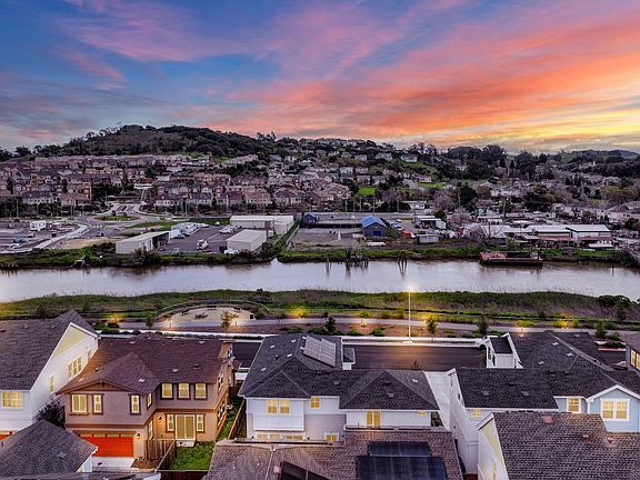 2nd image of 1821 Bautista Way