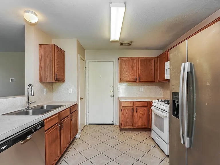 8710 High Mountain Dr — Photo 9