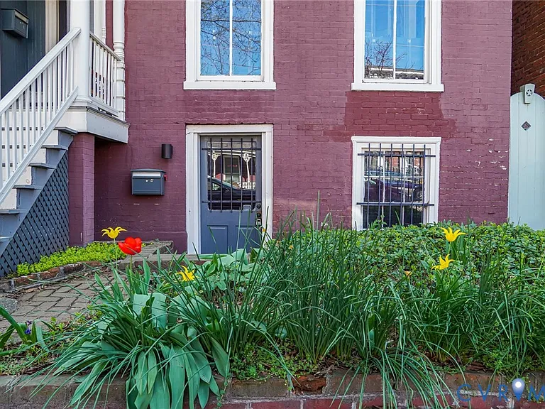 407 W Clay St #A — Photo 2
