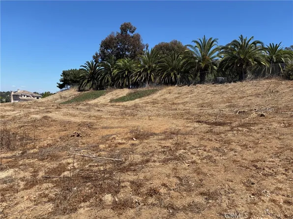 1937 Sunset Dr, Vista, CA 92081