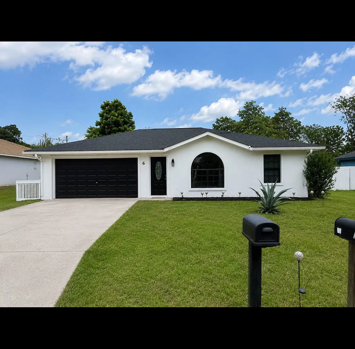 3 bed, 1118 sqft, $2,300 — Photo 1