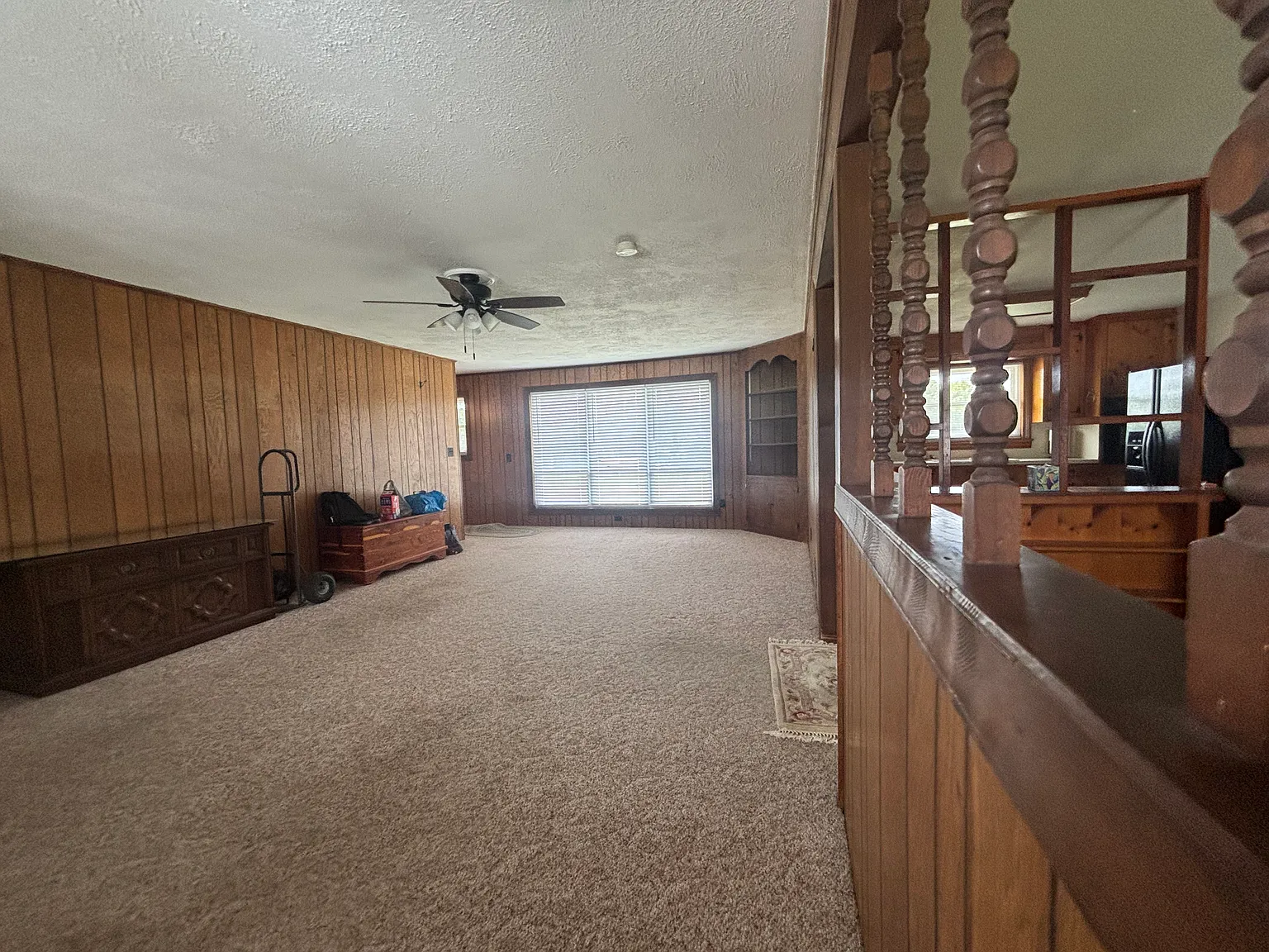 3 bed, 1.5 bath, 1900 sqft, $2,000 — Photo 3