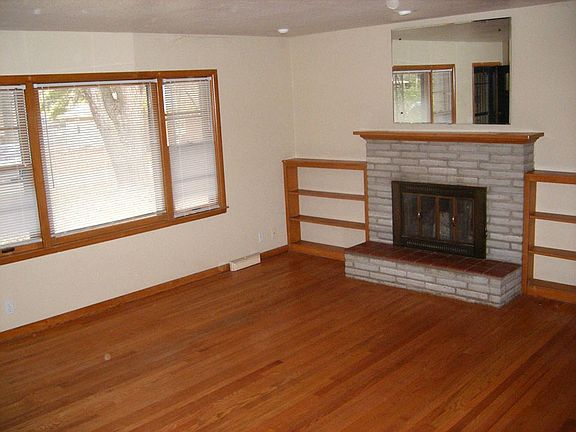 5th image of 11307 Applewood Dr