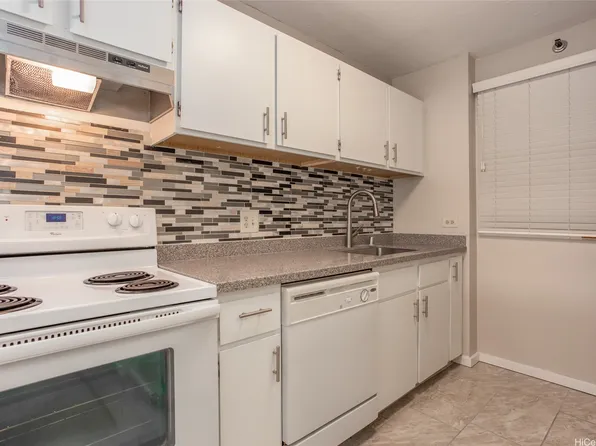 98-351 Koauka Loop APT C1004, Aiea, HI 96701