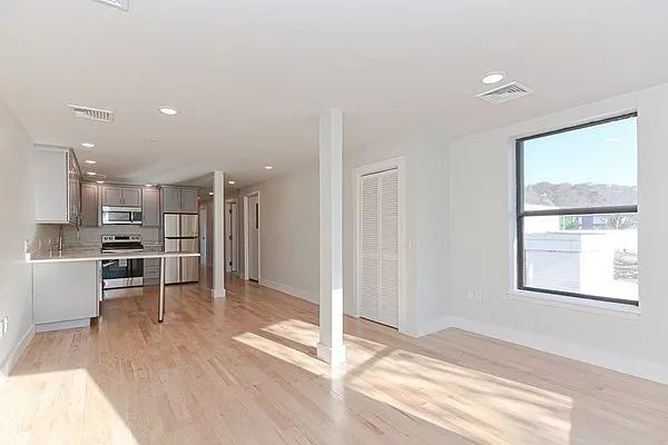 1674 Beacon St #2 — Photo 7