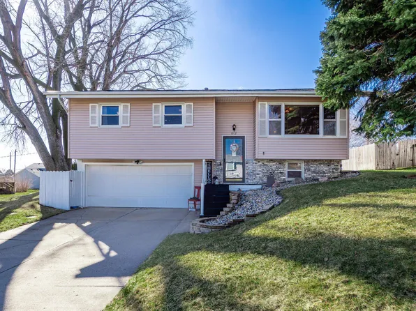 1312 Lodgeview Dr, Norfolk, NE 68701