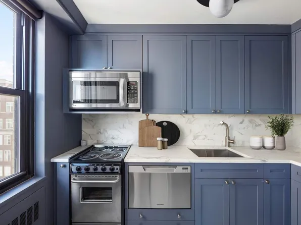1065 Park Avenue 28D image 3 of 8