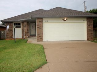 3150 S Sagamont Ave, Springfield, MO 65807