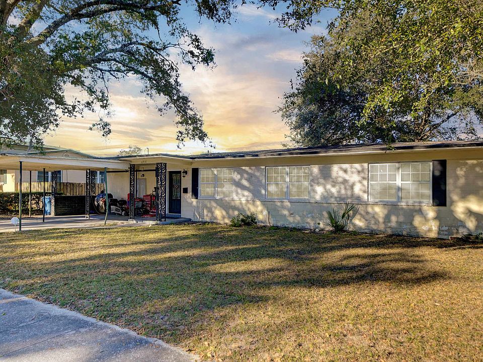 1st image of 6931 Greenholly Dr