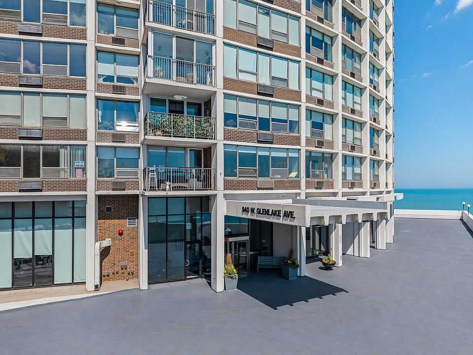 1st image of 940 W Glenlake Ave #34B