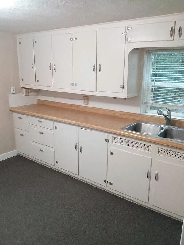 2 bed, 1.0 bath, $899 — Photo 2