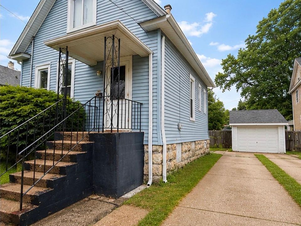 2nd image of 208 S Park Ave