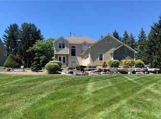 3318 Misty Cove Cir, Baldwinsville, NY 13027