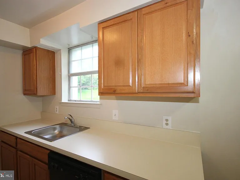 2832 S Wakefield St #C — Photo 7