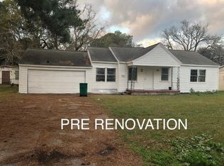 2504 N Houston Dr, La Marque, TX 77568