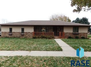 1110 N Palomino Ave, Dell Rapids, SD 57022
