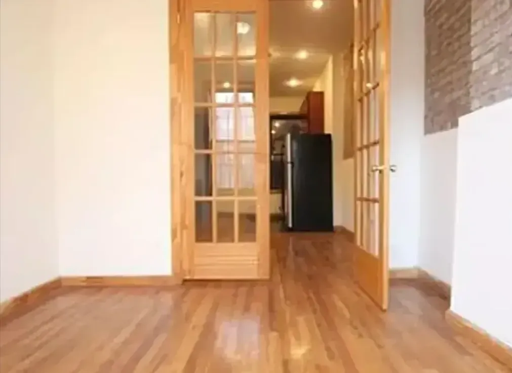 291 Cornelia Street — Photo 3