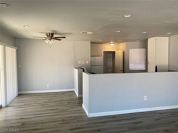 4th image of 2450 Tournament St