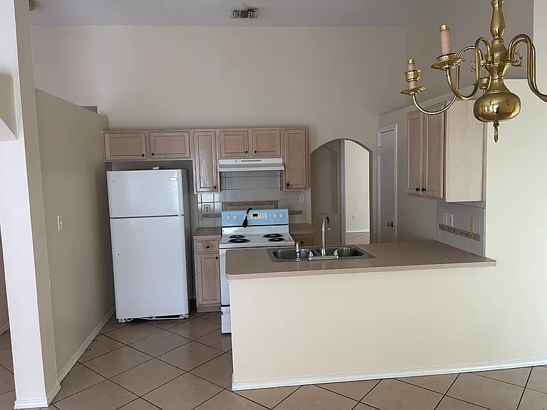 3405 Xanthisma Ave — Photo 7
