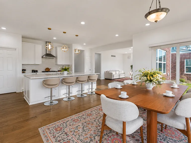 51172 Quaker Ln — Photo 10