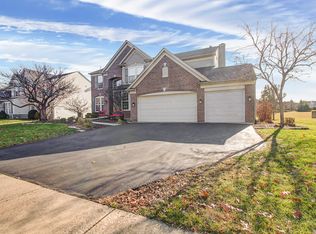 3 Firethorn Ct, Bolingbrook, IL 60490