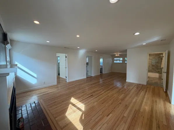 6832 Beckett St, Tujunga, CA 91042