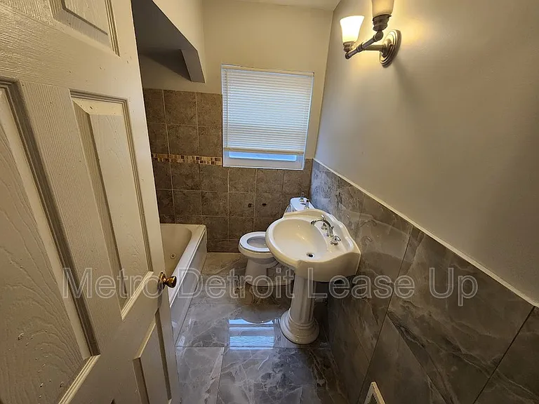 10724 Whitehill St — Photo 5
