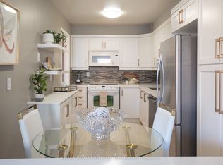 70 Baif Blvd Unit 605, Richmond Hill, ON L4C 5L2