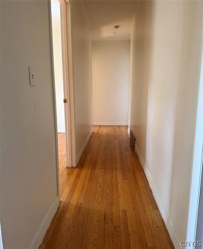 4 bed, 2.0 bath, 1801 sqft, $2,800 — Photo 3