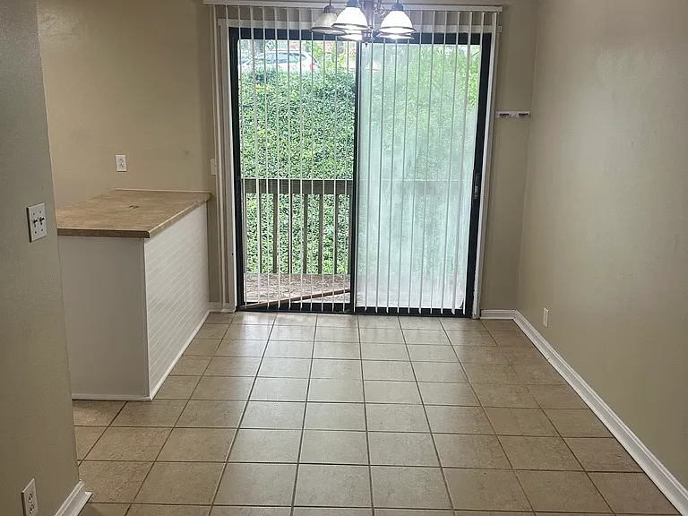 708 Dondee Dr #10 — Photo 2