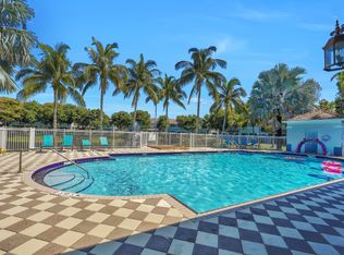 1938 Hibiscus Ln, Riviera Beach, FL 33404