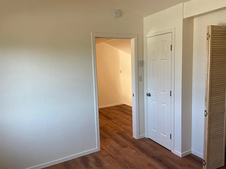 121 Lloyd Ct #2 — Photo 4
