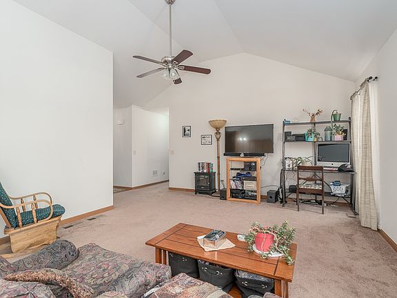 5th image of 185 S Primrose Dr