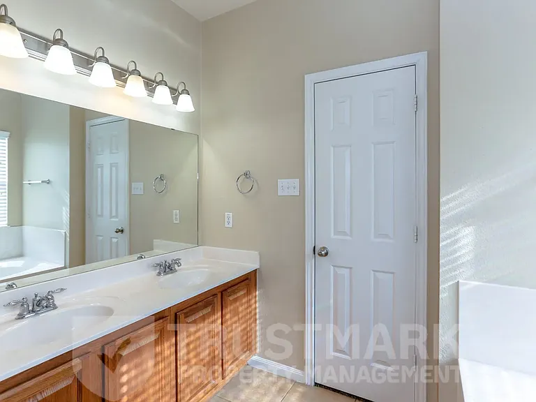 212 Crowfoot Dr #CROWFOOT212 — Photo 12