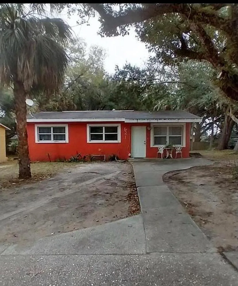 621 Lincoln Ave — Photo 1