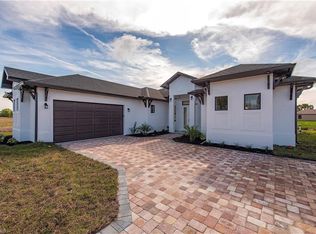 2116 NE 15th Ln, Cape Coral, FL 33909