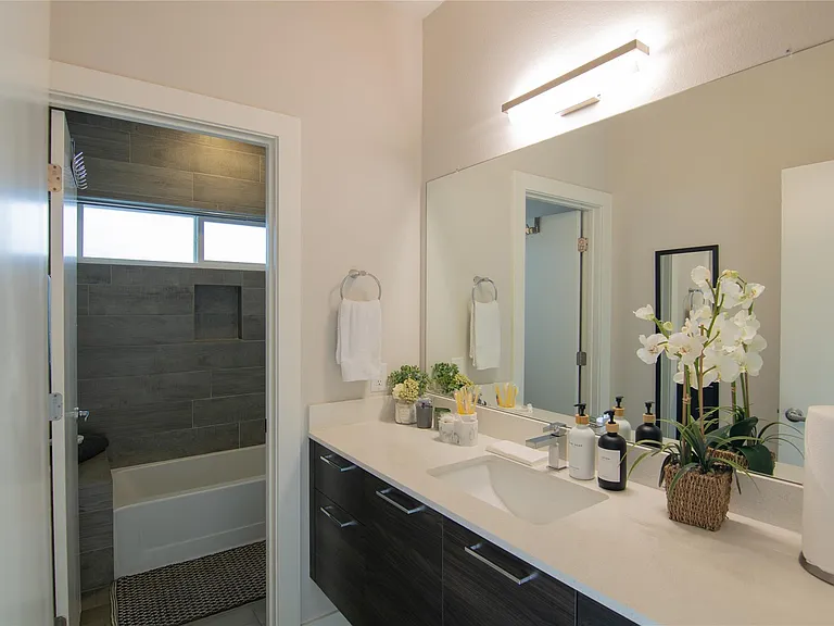 2306 Wipprecht St — Photo 7
