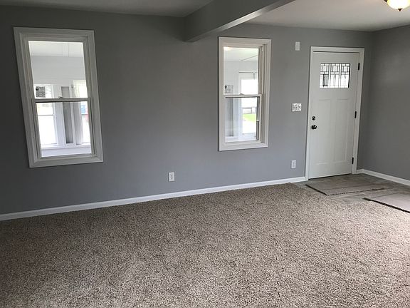 4th image of 1426 E Galena Blvd