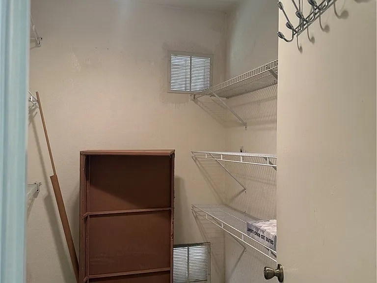 2425 Showcase Dr — Photo 34